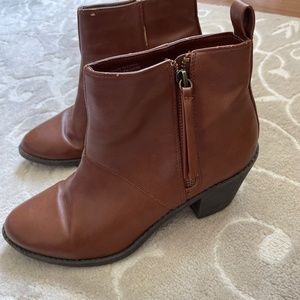 Size 8 brown boots